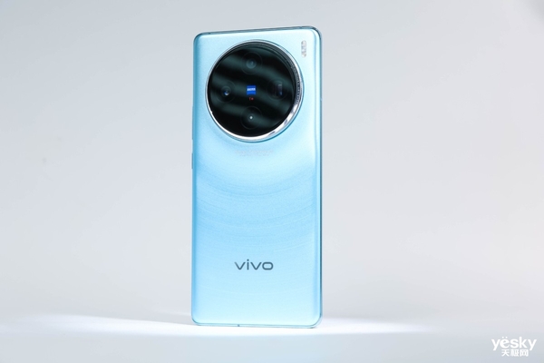 首发天玑9300旗舰芯，vivo x100带来满分旗舰体验